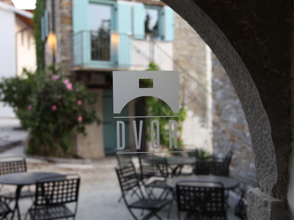 Boutique Hotel Dvor Dobrovo Exterior photo
