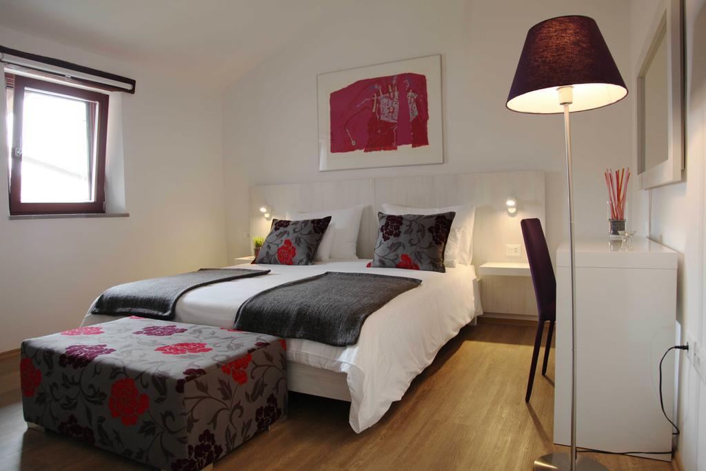 Boutique Hotel Dvor Dobrovo Room photo