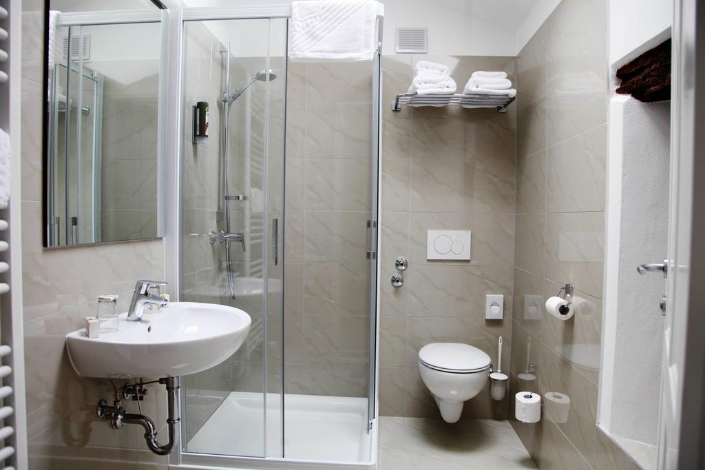 Boutique Hotel Dvor Dobrovo Room photo