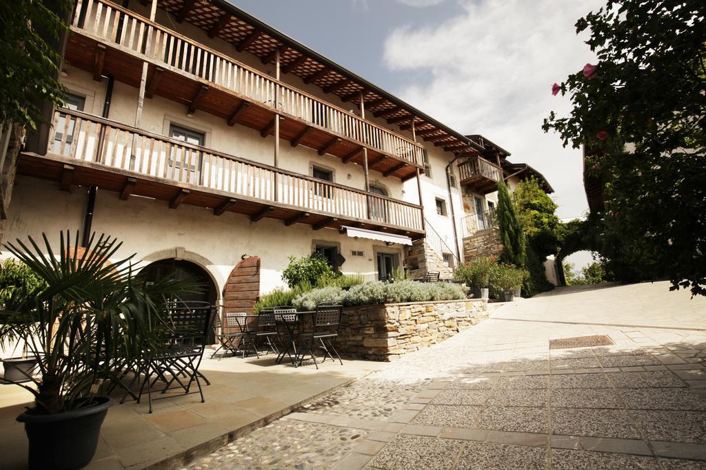 Boutique Hotel Dvor Dobrovo Exterior photo