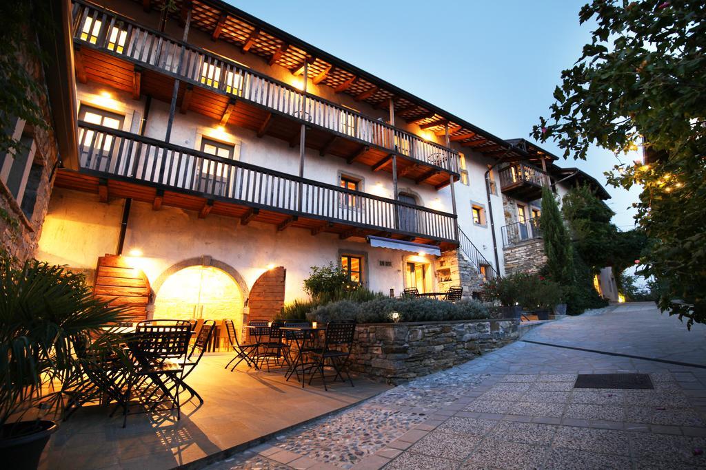 Boutique Hotel Dvor Dobrovo Exterior photo